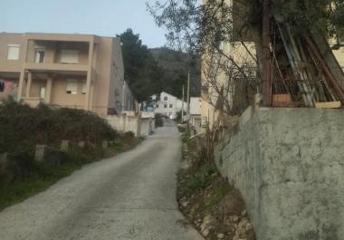 חלקת אדמה בדוברוטה