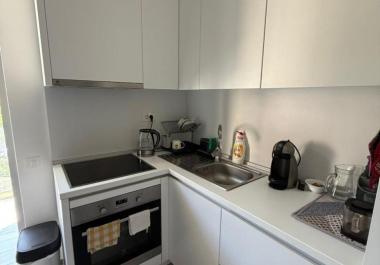 חוף הייבן: דירת שני חדרי שינה בבססי סוויטי, בודבה עם נוף לים