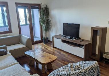 דירת חדר שינה אחד מפוארת ומרוהטת במרכז אסאבליאק עם שירותים מובילים