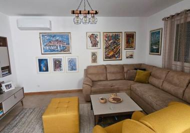 נוף לים שני חדרי שינה שטופי שמש 80 מ 2 שטוח בבסיפיליסיפילי צעדים מחוף הים